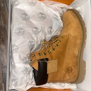 Brand new never worn size 9.5

Want $150